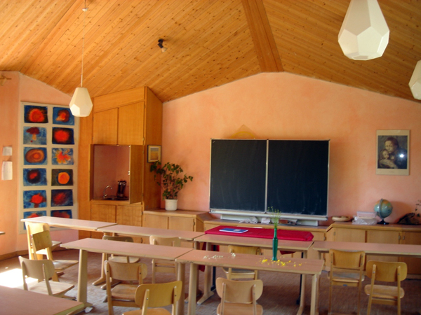 Waldorf-iskola osztályterme (wikipédia, fotó: Florian K.)