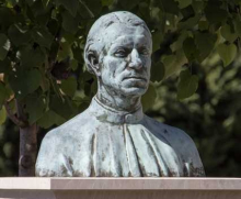 Antonio Bonfini mellszobra a budai várban.